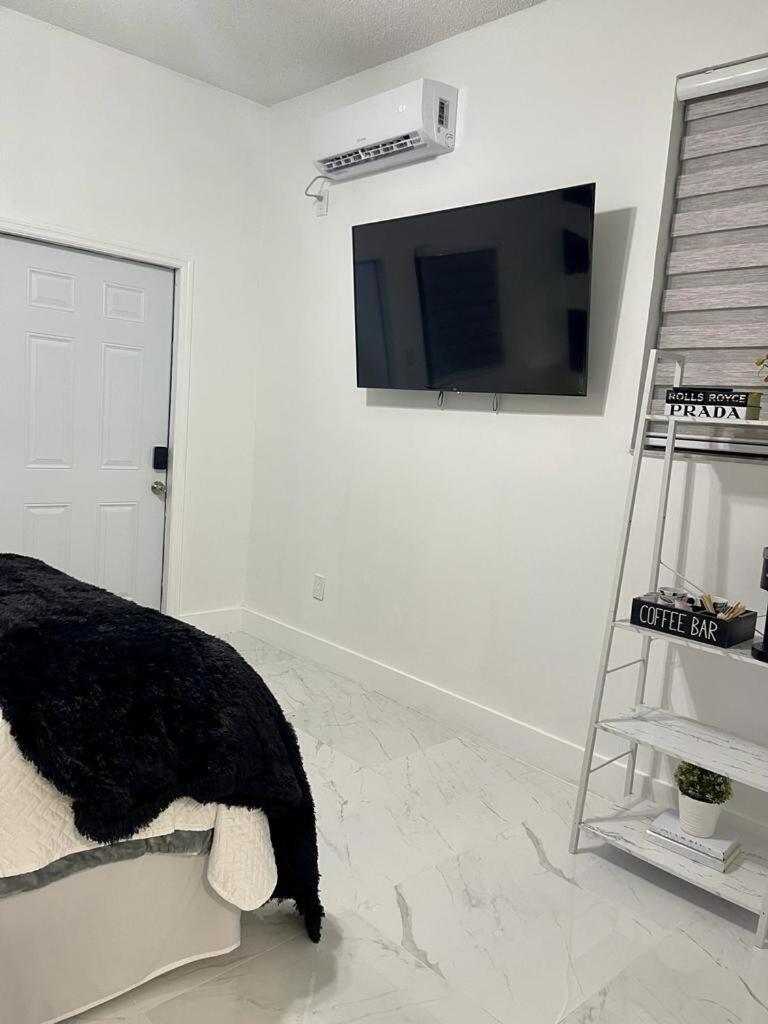 Cozy Studio, Prime Location, Remodeled, 1 Parking West Palm Beach Exteriér fotografie